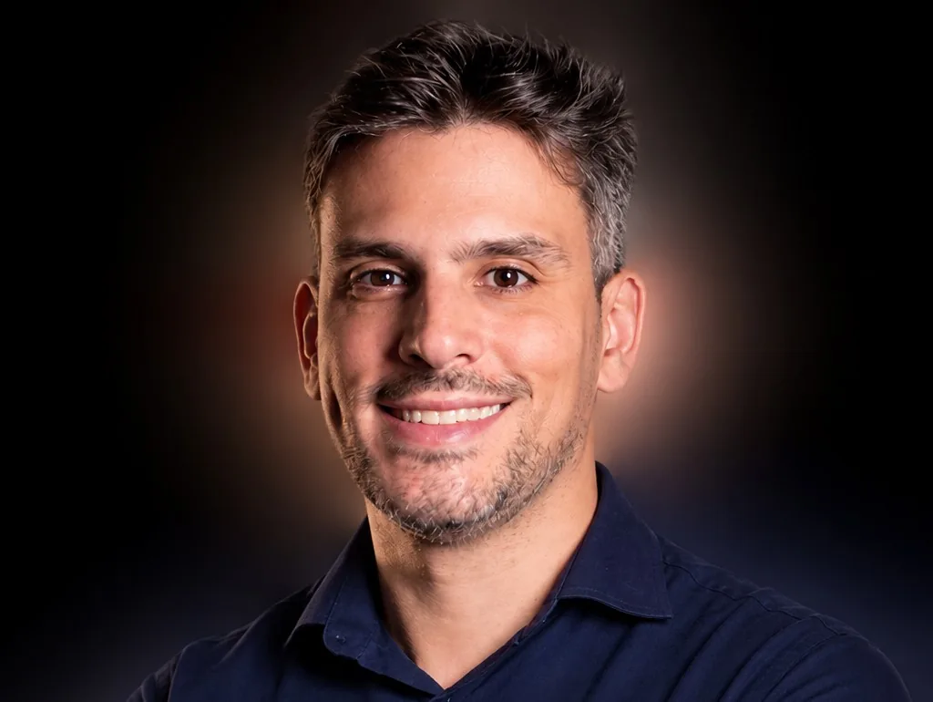 Dr. Adriano Caldeira, médico urologista